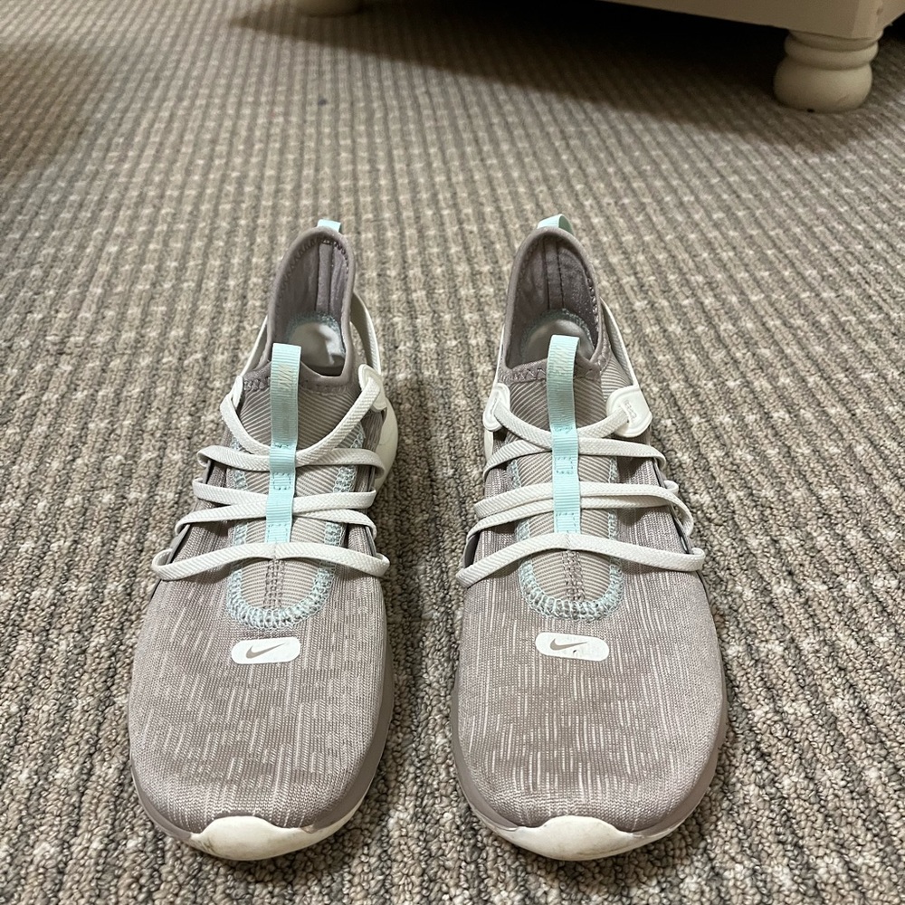 Nike tennis shoes